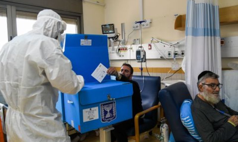 הצבעה במחלקת קורונה [צילום: יוסי זליגר, פלאש 90]
