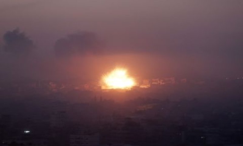 להבות בעזה [צילום: AP]