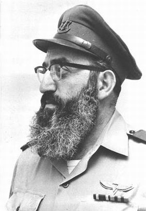 הרב שלמה גורן בעת כהונתו כרב ראשי לצה"ל [צילום: פריץ כהן/לע"מ]