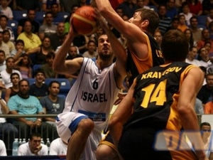 יותם הלפרין. הרבה להפעיל את הגבוהים בפתיחה [צילום: יעל מרגלית]