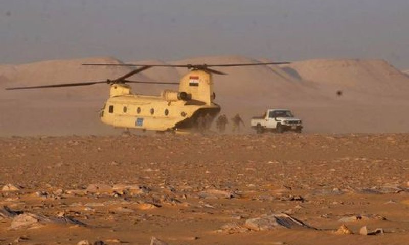 מסוק מצרי בפעילות מדברים [צילום: צבא מצרים]