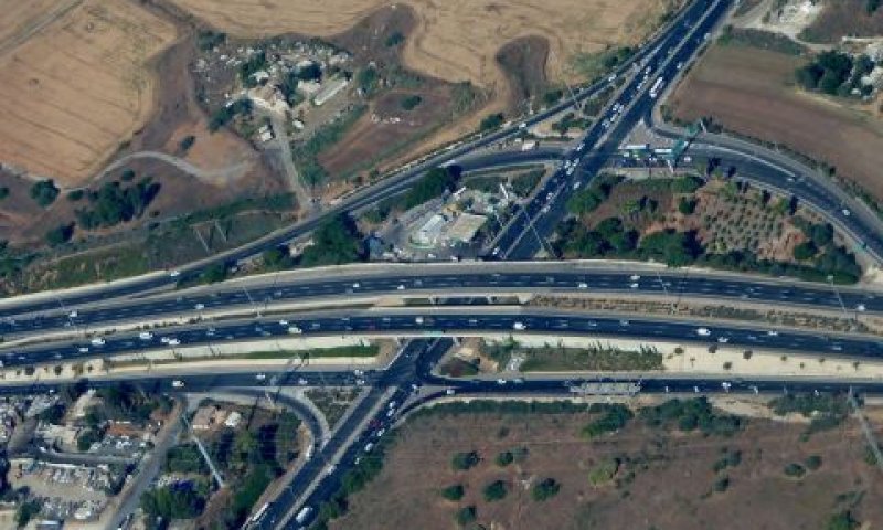 מחלף מסובים