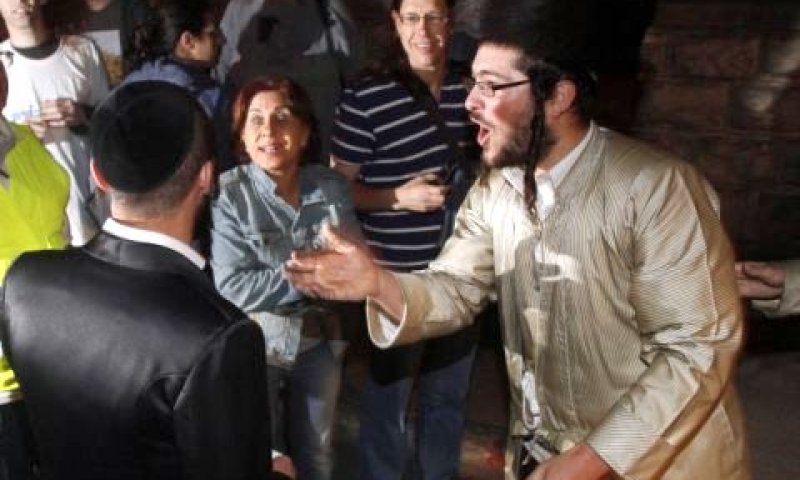 עימותים במאה שערים [צילום: פלאש 90]