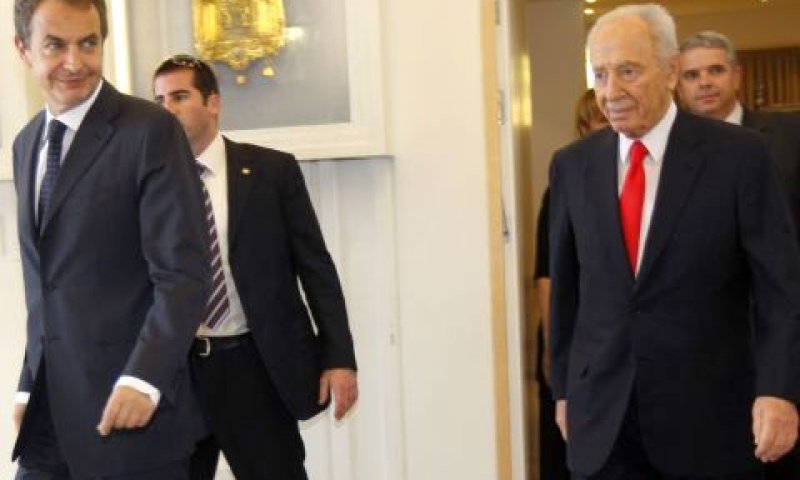זאפטארו בפגישתו עם פרס [פלאש 90]