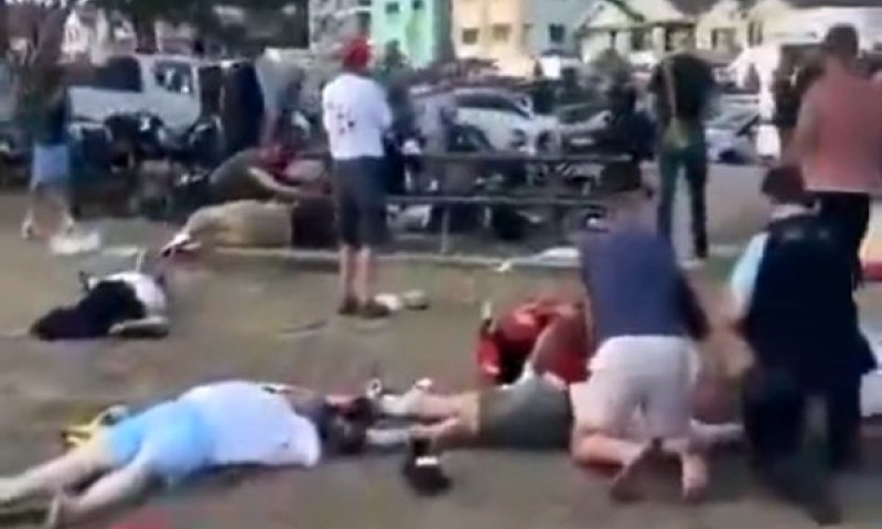 פצועים והרוגים בחוף בסידני [צילום: לפי סעיף 27א' לחוק זכויות יוצרים]