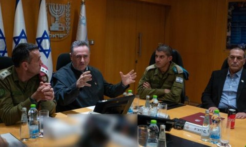 השר כ"ץ והרמטכ"ל הלוי בפורום מטכ"ל [צילום: אריאל חרמוני]