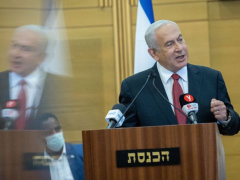 שלוחו של שר התקשורת [צילום: יונתן זינדל, פלאש 90]