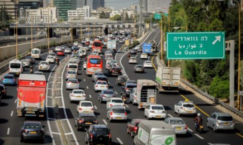 "המעקים לא קיבלו אישור" [צילום: סרז' אטאל, פלאש 90]