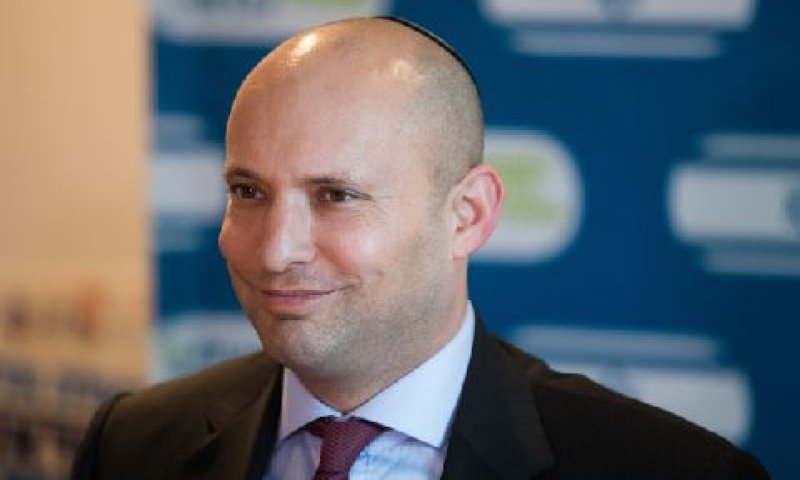 בנט. יצביע בעד פתיחת עסקים בשבת? [צילום: יונתן זינדל/פלאש 90]