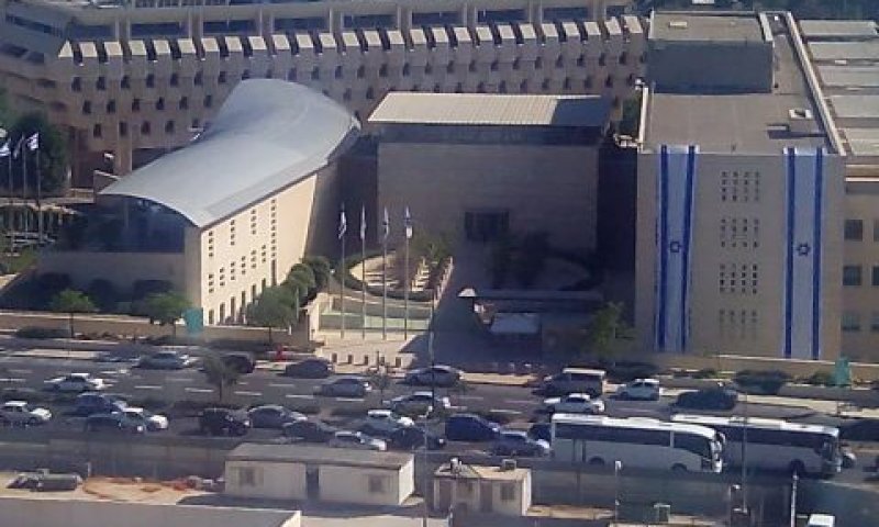 האוצר דורש מס