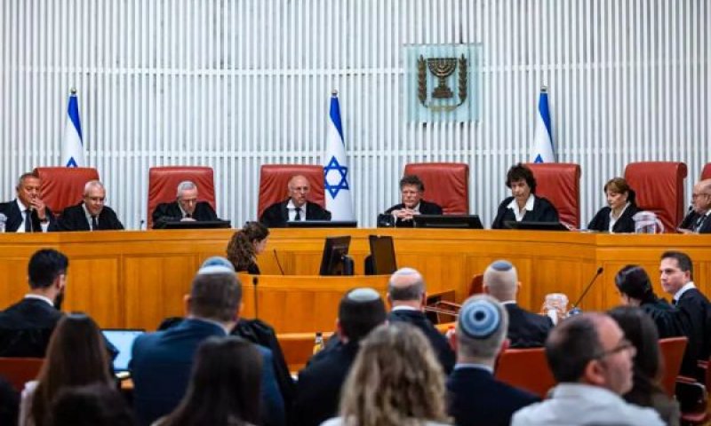 הרכב מורחב בעתירה להדחת בן-גביר [צילום: יונתן זינדל/פלאש90]