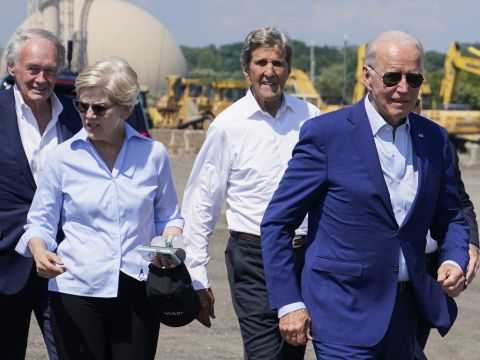 וורן וביידן [צילום: אוון ווצ'י, AP]