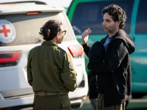 עופר קלדרון בבסיס רעים [צילום: דובר צה"ל]