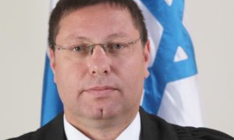 שקד. "סכום מידתי" [צילום: בוצ'צ'ו]