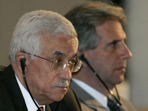 אבו מאזן במסיבת עיתונאים בתום הפיסגה [AP]