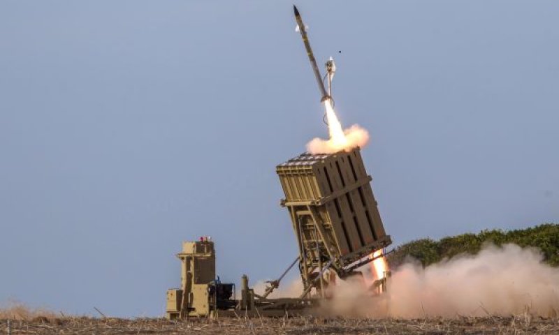סוללת יירוט בפעולה [צילום: דובר צה''ל]