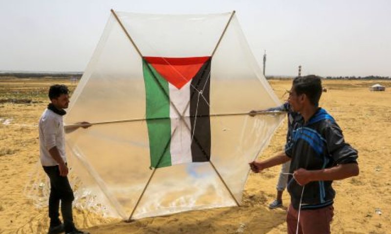 טרור העפיפונים [צילום: עבד רחים חטיב/פלאש 90]