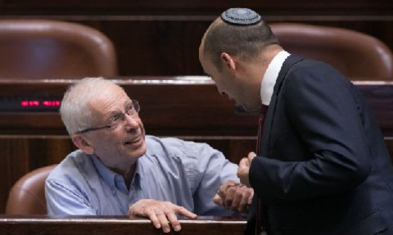 בנט ובגין במהלך הדיון [צילום: יונתן זינדל/פלאש 90]