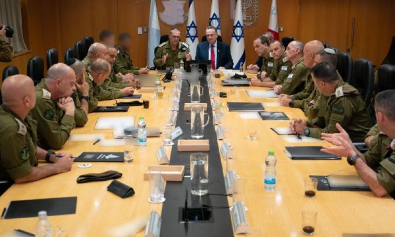 המטכ"ל מכונס במצב חירום [צילום: אריאל חרמוני]