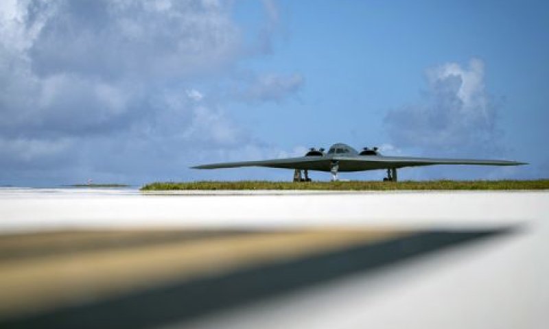 מפציץ אמריקני B-2 [צילום: Joshua Smoot/U.S. Air Force via AP]