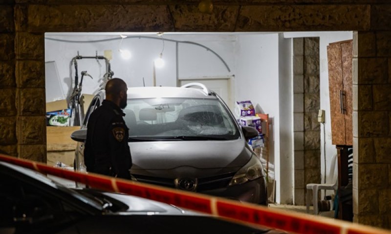הפורעים גרמו לנזק רב לרכוש בבית סולברג [צילום: חיים גולדברג, פלאש 90]
