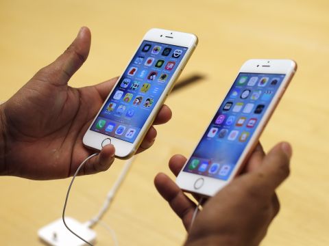 המחופש ביותר בתחום הסלולר. iPhone 6s [צילום: AP/Kiichiro Sato]