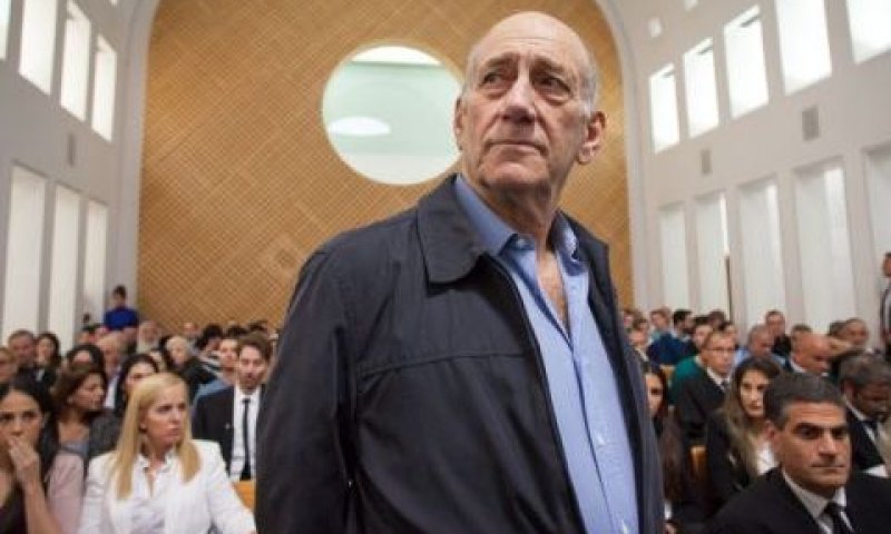 אולמרט. הסדר מקל [צילום: אמיל סלמן, פלאש 90]