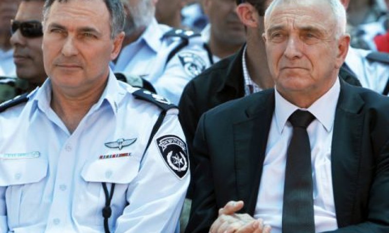 אהרונוביץ' ודנינו. צ'ילבות בחשאי [צילום: פלאש 90]