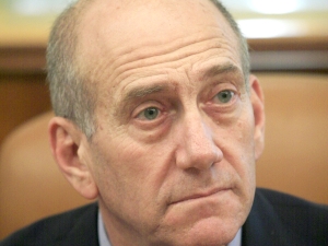אולמרט. חשוד בעבירות