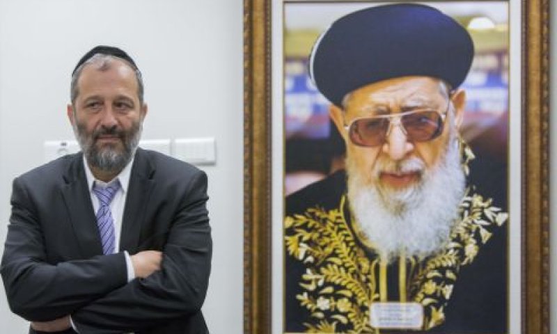 דרעי. מי חילל את כבוד הרב המנוח? [צילום: פלאש 90]