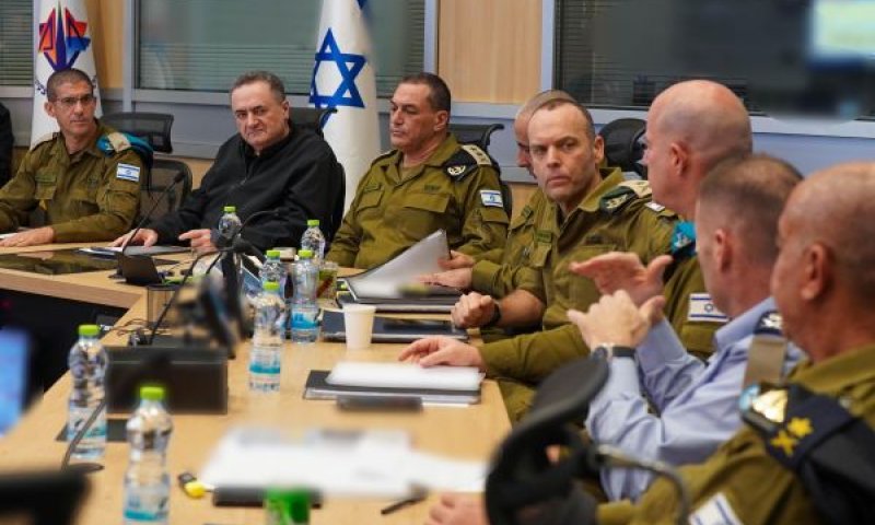 כ"ץ. אזהרה מהבור [צילום: אריאל חרמוני]