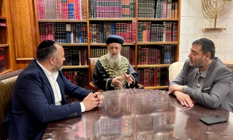 הרב דוד יוסף נפגש עם צבי עמאר ואריאל דרעי מקול ברמה