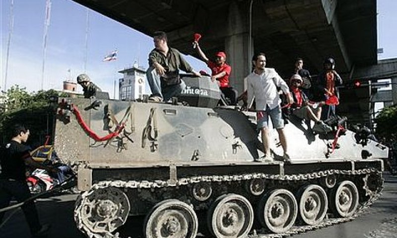 טנק ברחובות בנגקוק, היום [AP]