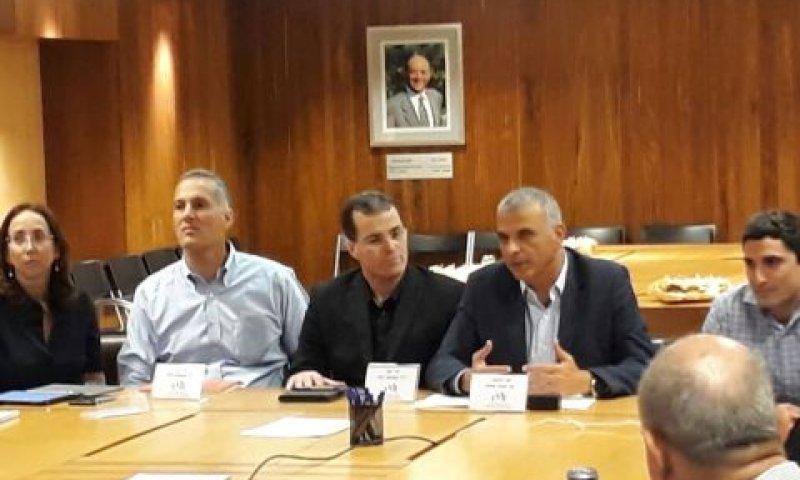 שר האוצר נפגש עם נציגי הגופים המוסדיים, IATI וקרנות ההון סיכון [צילום: דוברות משרד האוצר]