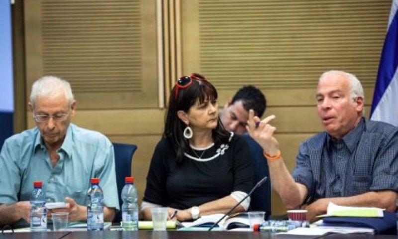 ח"כ אורי אריאל והשר בני בגין [צילום: פלאש 90]