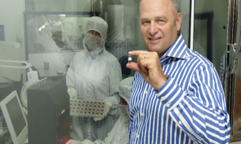 חומי שמיר, מנכ"ל אימג'ינג עם הגלולה [צילום: פאול אורלייב]