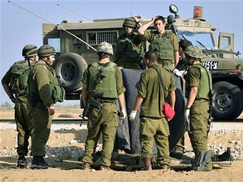 חיילי צה"ל בזירת האירוע [צילום: AP]