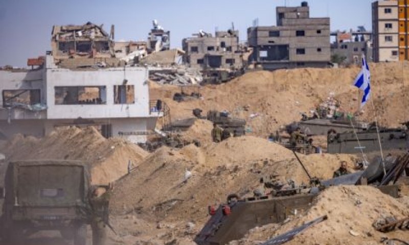 כוחותינו במחנה הפליטים שאטי [צילום: יונתן זינדל/פלאש 90]