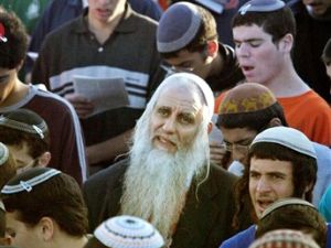 הרב מנחם פרומן. תיווך [צילום: AP]
