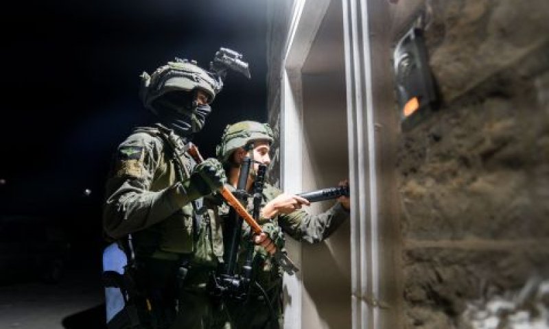 פעילות כוחותינו למעצר מבוקשים [צילום: דובר צה''ל]