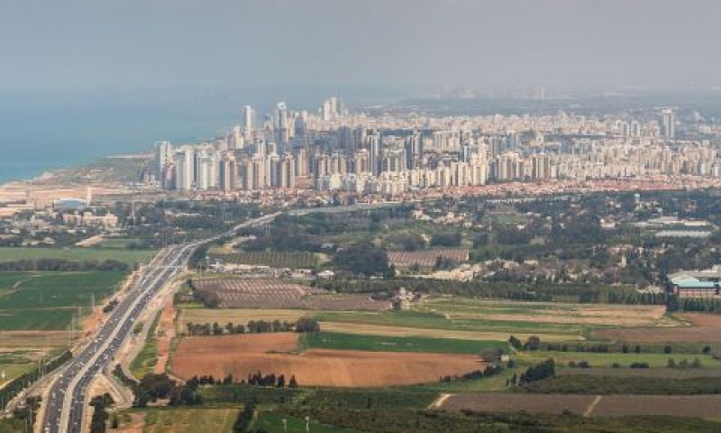נתניה. איחור של 17 חודשים [צילום: לב צימלבר]