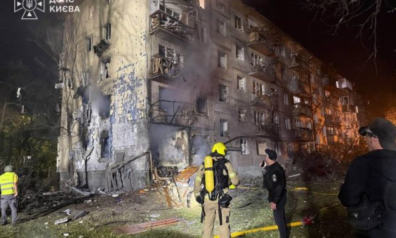 הפגיעה בבנייני מגורים [צילום: לשכת הנשיא זלנסקי]