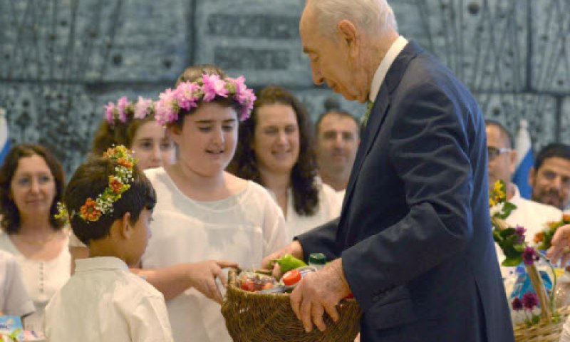 חג שבועות שמח [צילום: מארק ניימן לע"מ]