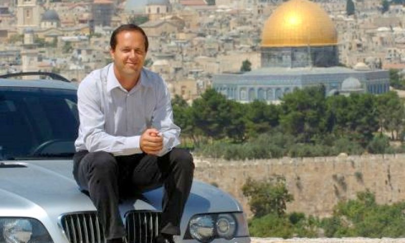 ניר ברקת על רקע הר הבית [צילום: פלאש 90]