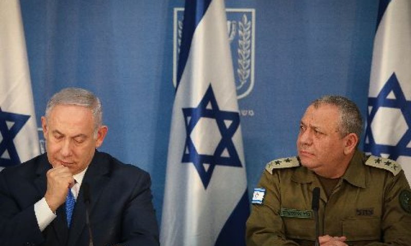 איזנקוט ונתניהו [צילום: נועם רבקין פנטון/פלאש 90]