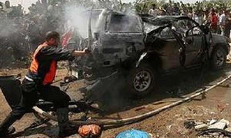 שרידי המכונית שתקף חיל האוויר [צילום: AP]