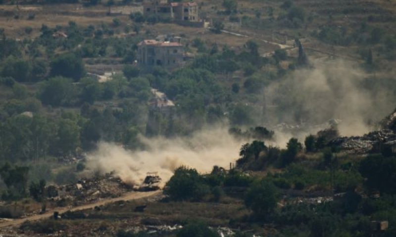 טנק בדרום לבנון [צילום: ליאו קוריאה/AP]