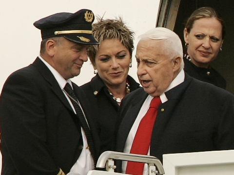 שרון, עם נחיתתו בטקסס [AP]
