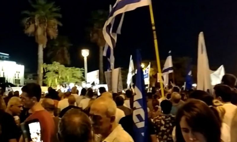 מאות מפגיני ימין מול מפגיני שמאל