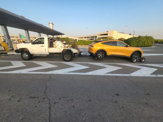 [צילום: גרר יואב שירותי גרירה]